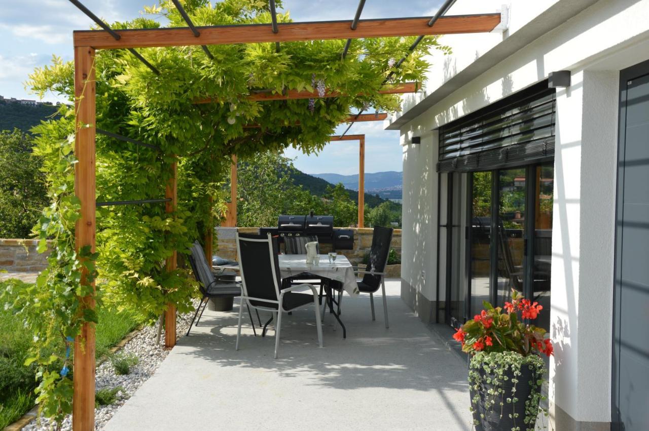 Casa Miranda - Family Comfort In A Quiet Area, Near The Sea, With Bbq And Free Parking Zgornje Skofije Exterior foto