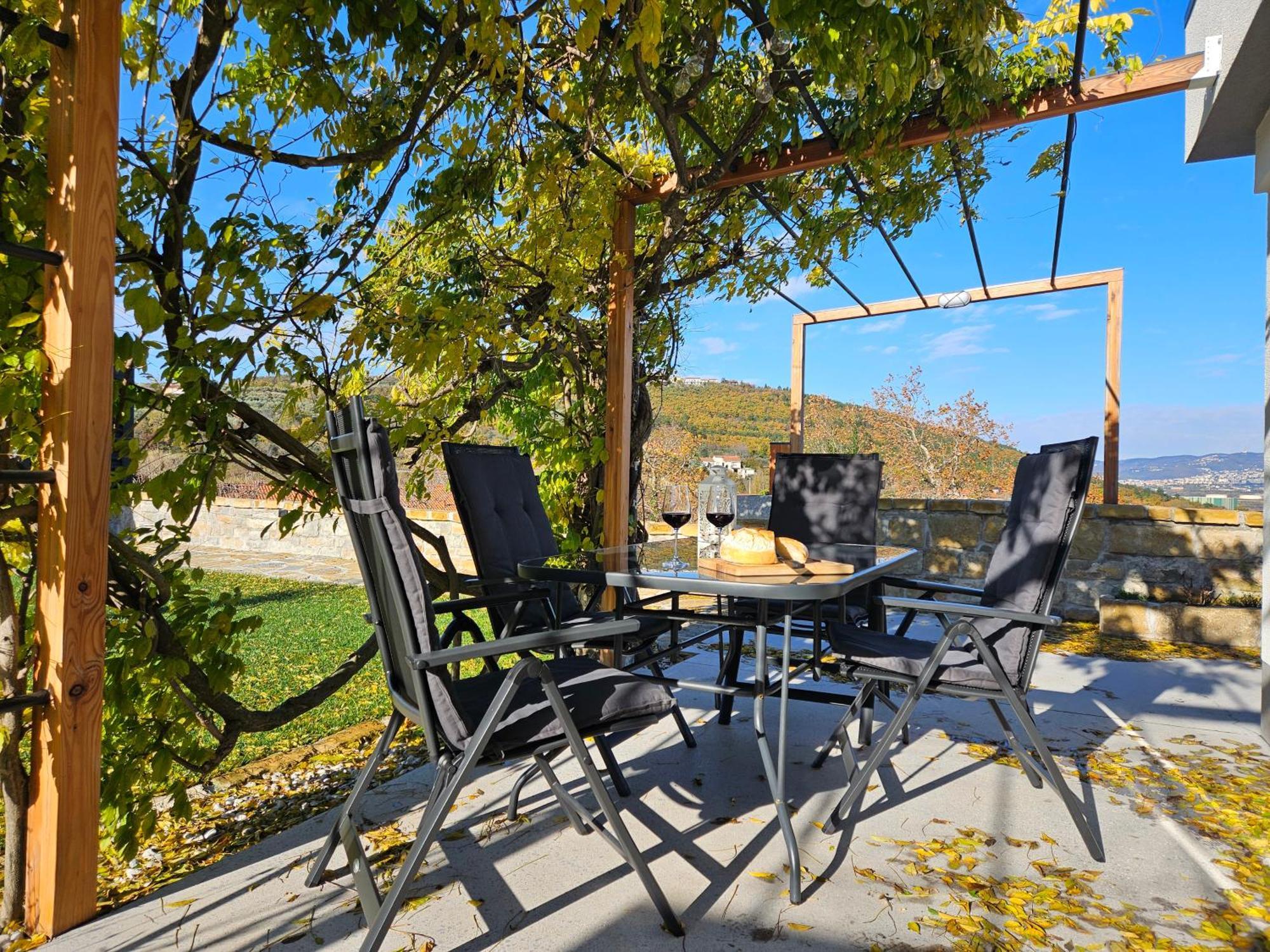 Casa Miranda - Family Comfort In A Quiet Area, Near The Sea, With Bbq And Free Parking Zgornje Skofije Exterior foto